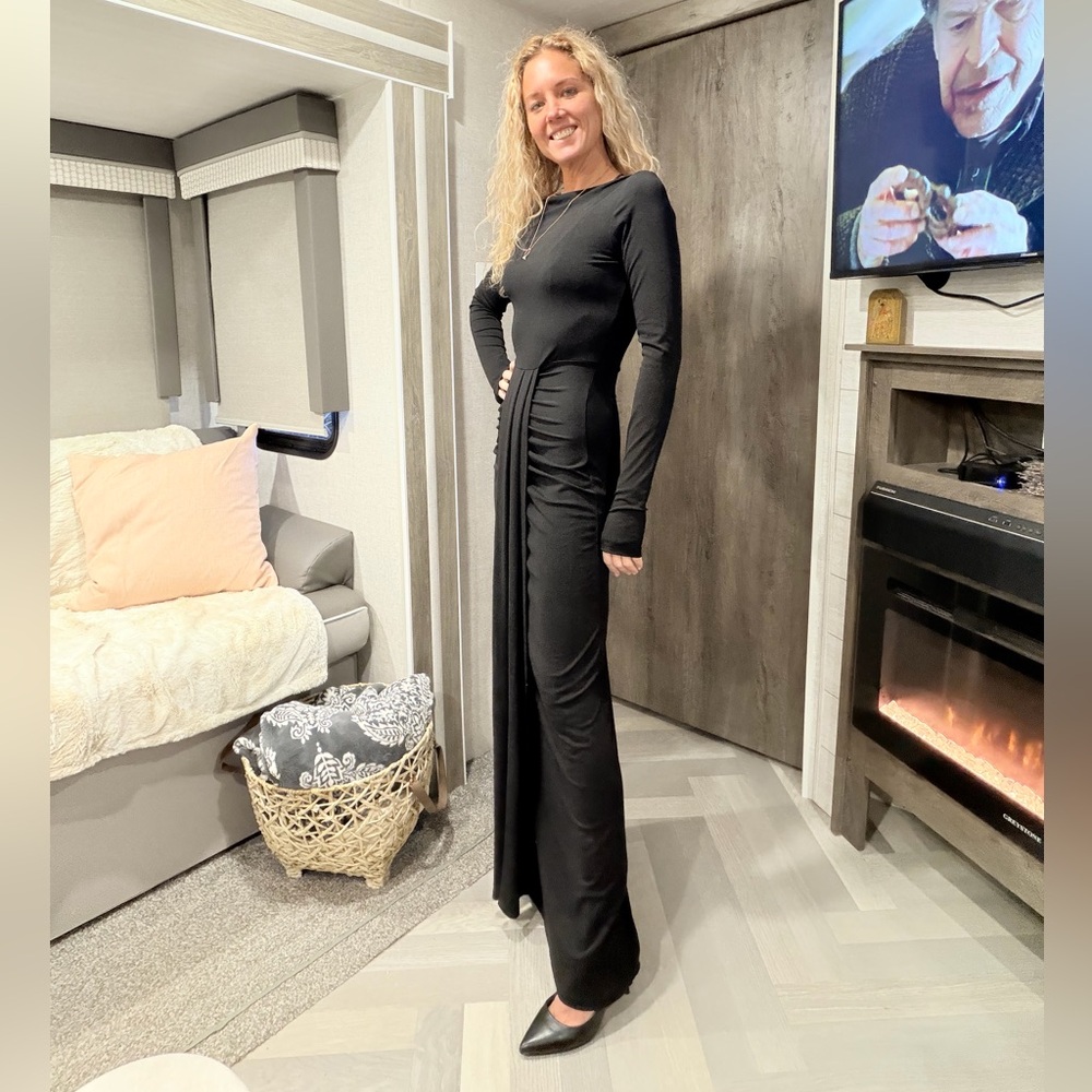Heiress Beverly Hills Long Sleeve Ruched Maxi Dress‎ in Black Size XS